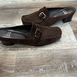 Like new condition brown Stuart Weitzman slides.